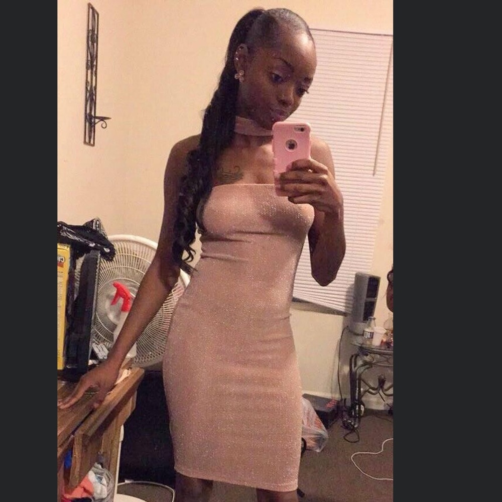 Dress - Picture 3 of 3